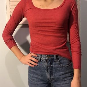 Red ribbed women’s longsleeve